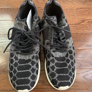 NWT Adidas Men’s Tubular Runner Prime Knit